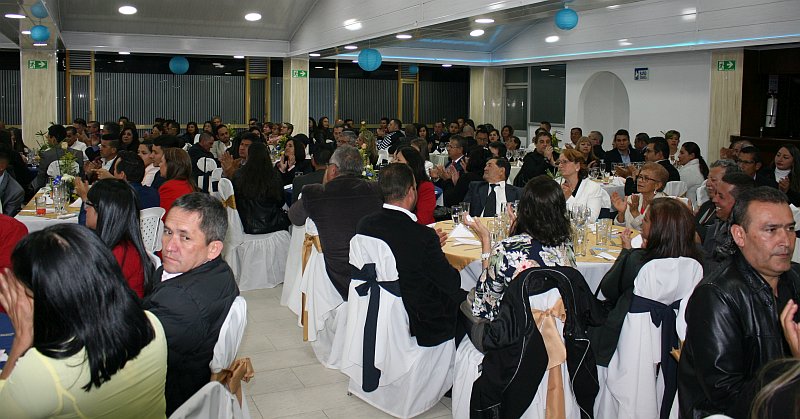 Animada charla antes de la cena