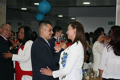 Brindis con el vino nuevo
